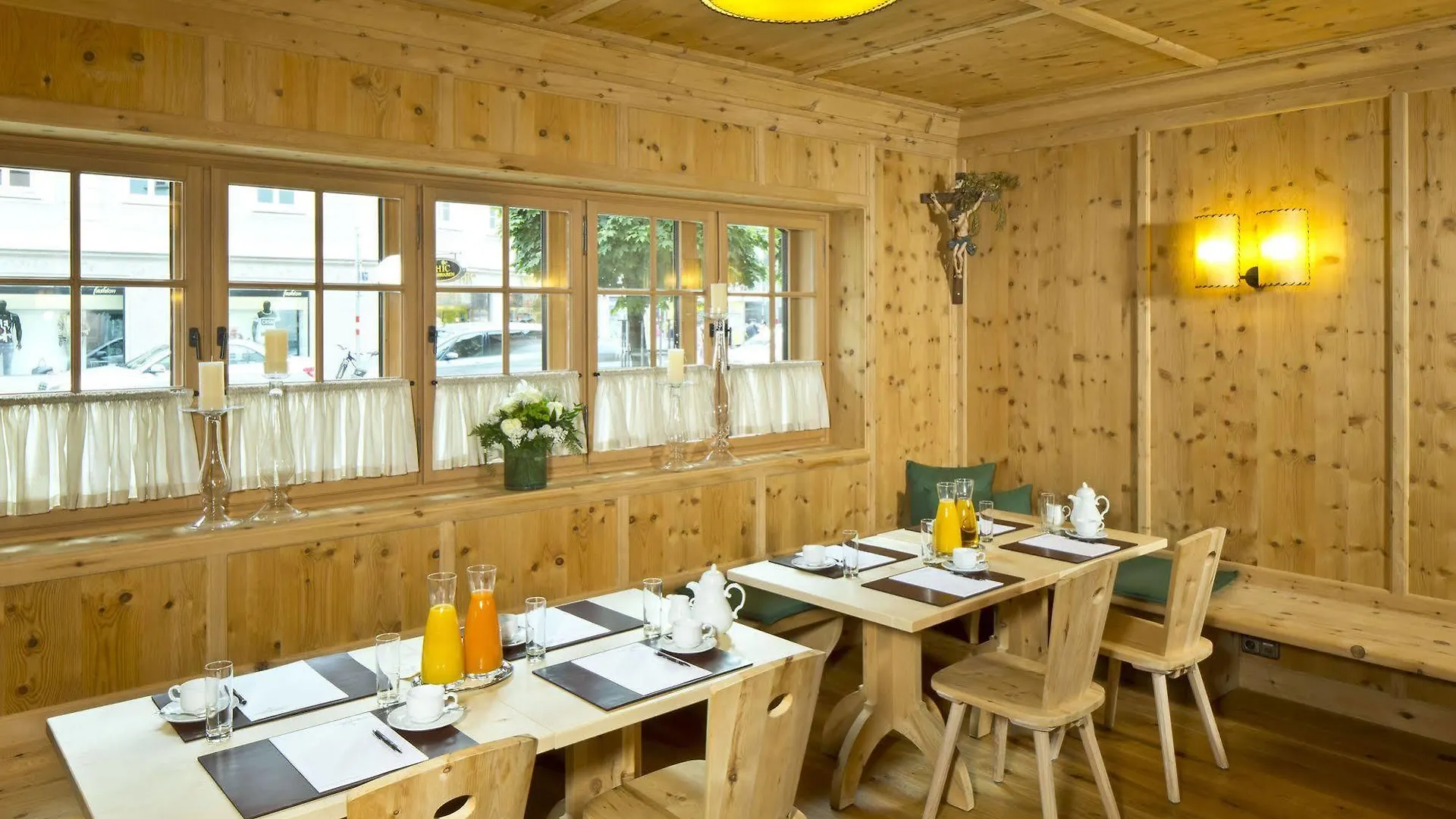 Hotel Maximilian - Stadthaus Penz Innsbruck 4*,